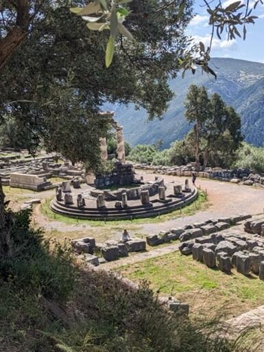 Delphi-Athena Pronaia Temple
